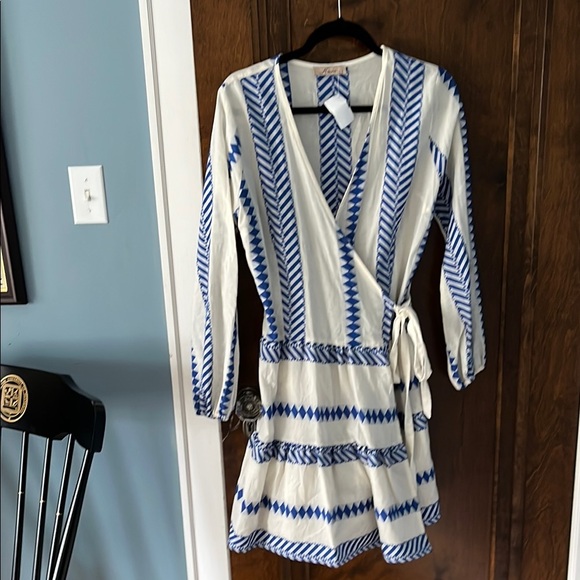 Dresses & Skirts - Blue and White Patterned Wrap Dress